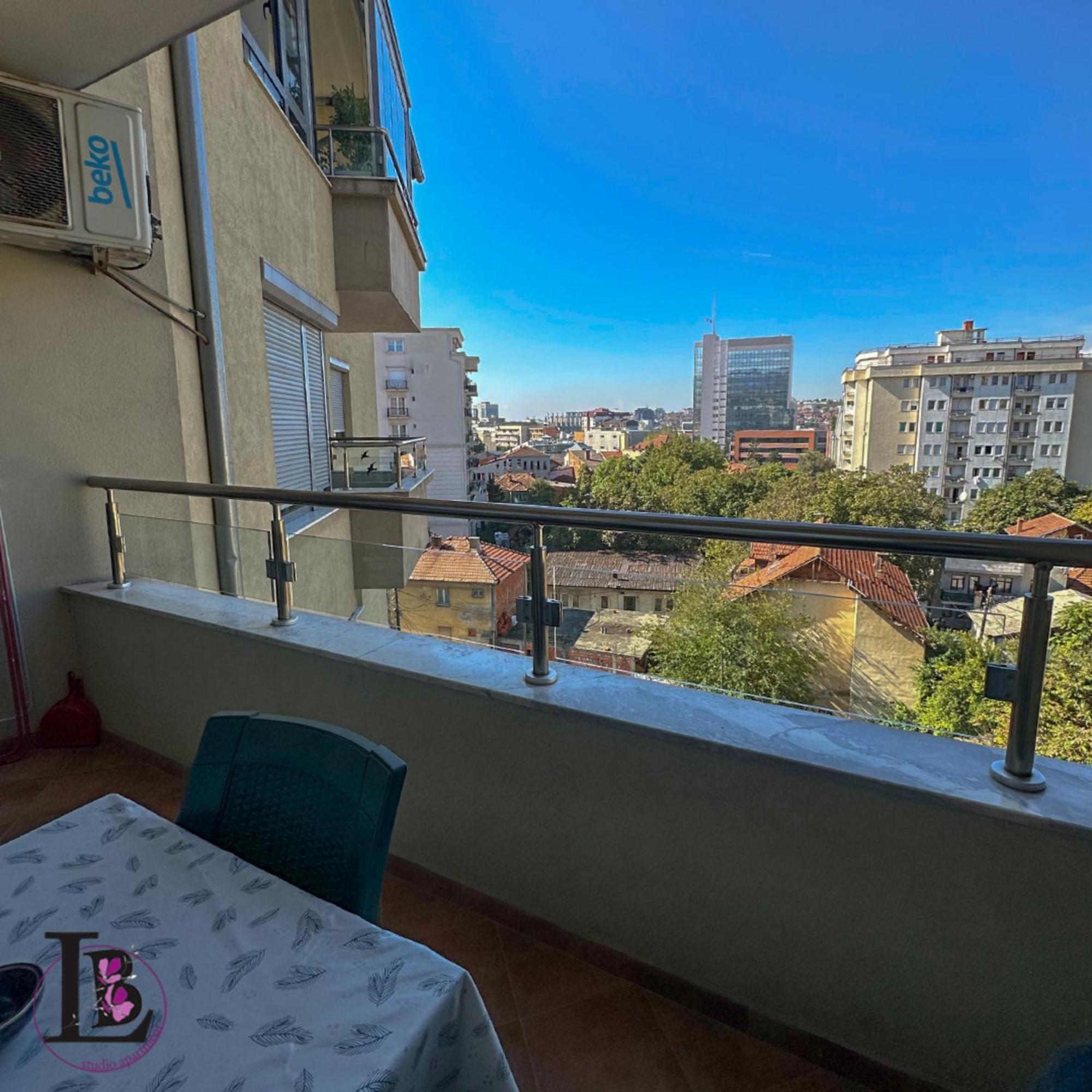 L&B Studio Apartment Priștina Exterior foto