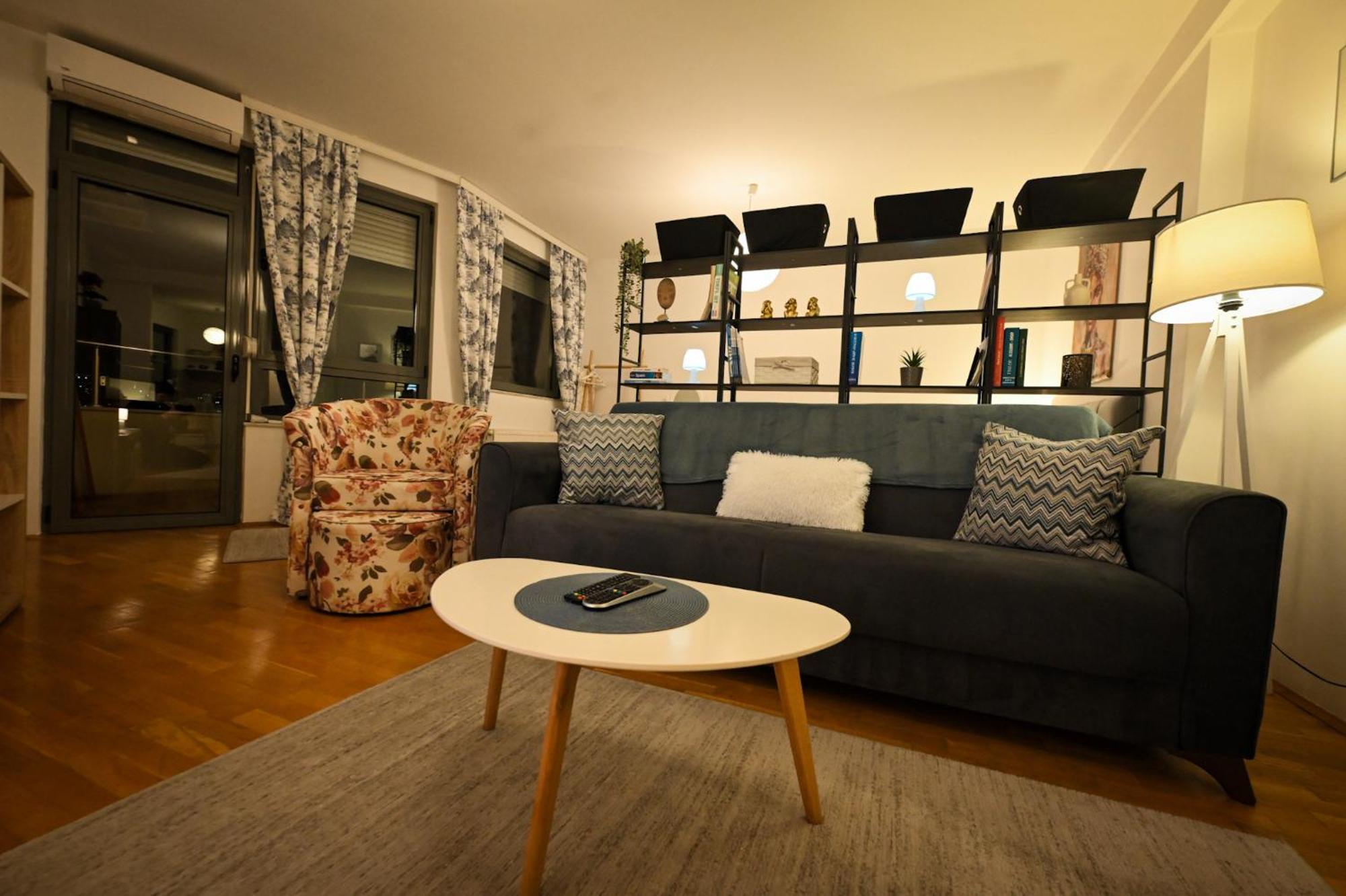 L&B Studio Apartment Priștina Exterior foto